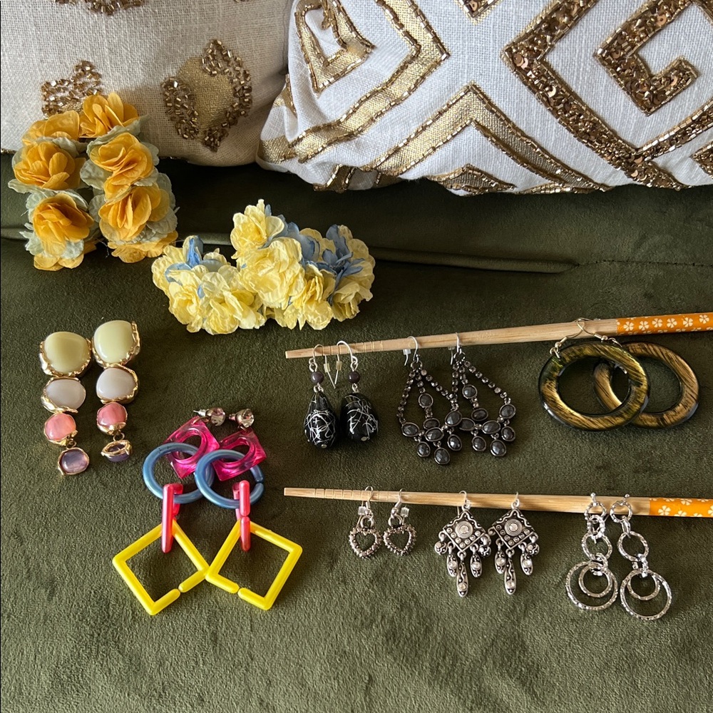 10 pairs of earrings